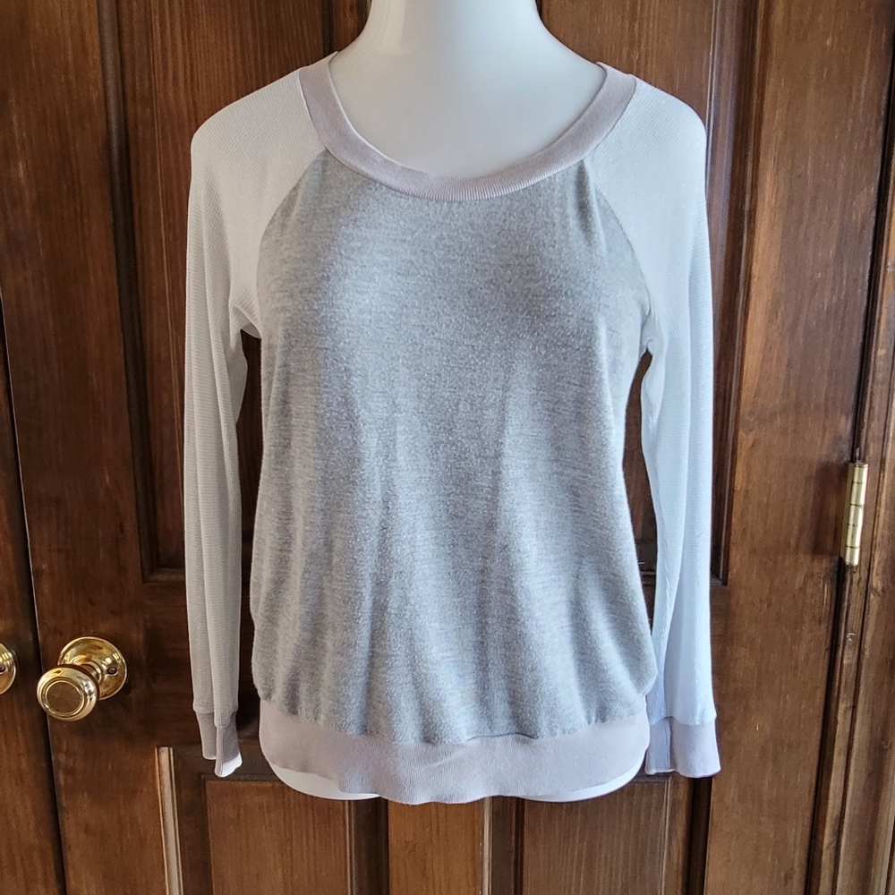 Hi-Line Sz S Gray White Silver P2P 17 L 18